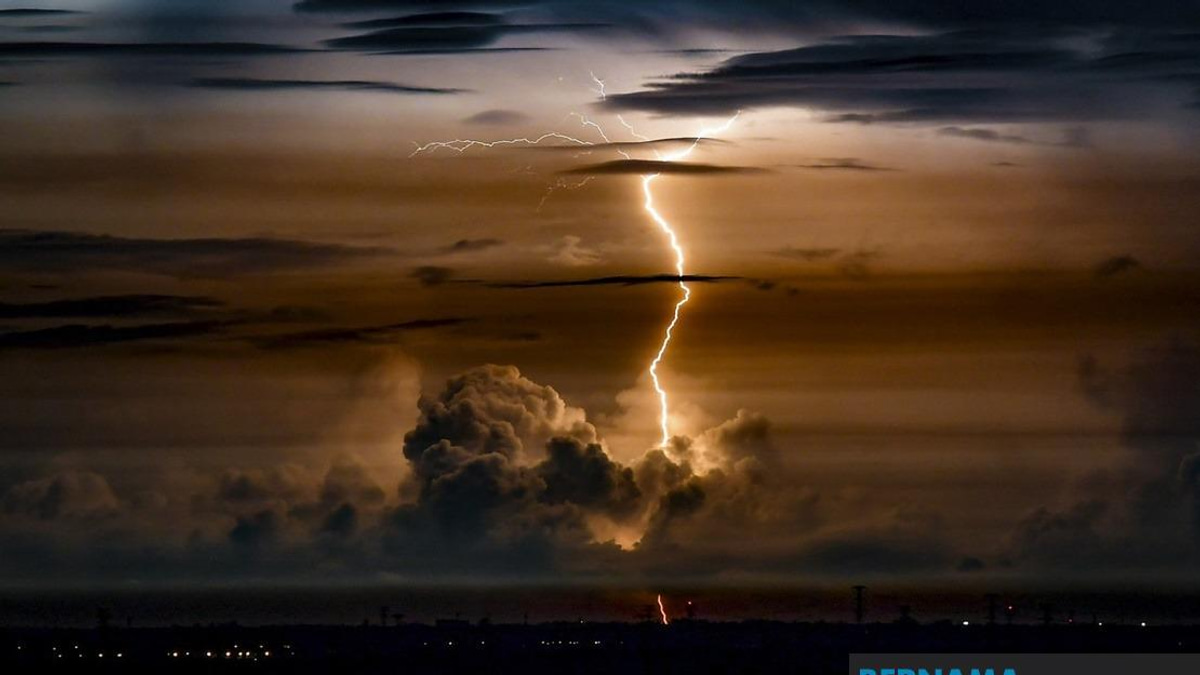 Thunderstorm and Heavy Rain Warning Issued for 10 States and Kuala Lumpur Until Evening