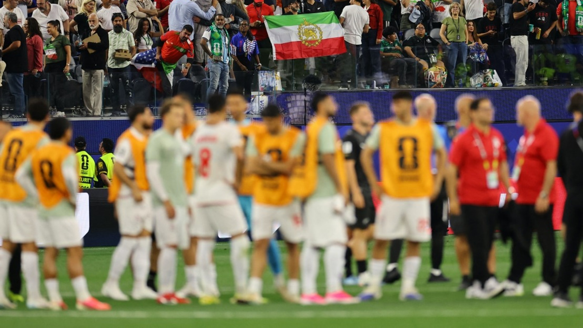 Iran Coach Claims World Cup Squad Forced Into Hasty Departure After New Zealand Match
