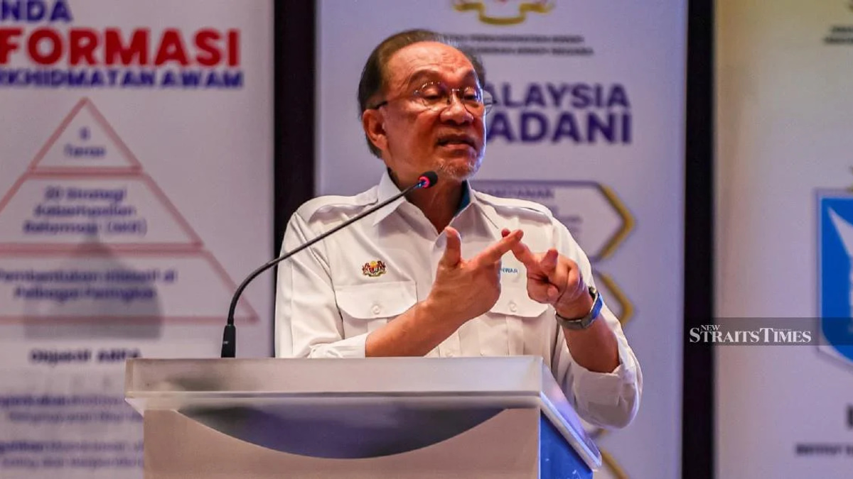 Anwar Defends Mat Sabu's Remarks, Urges Political Restraint Amid Coalition Tensions