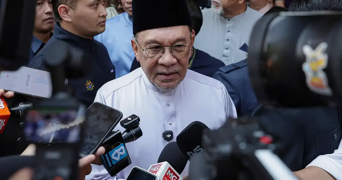PM Anwar Vows Continued Effort After Merdeka Center Poll Shows Strong Public Support