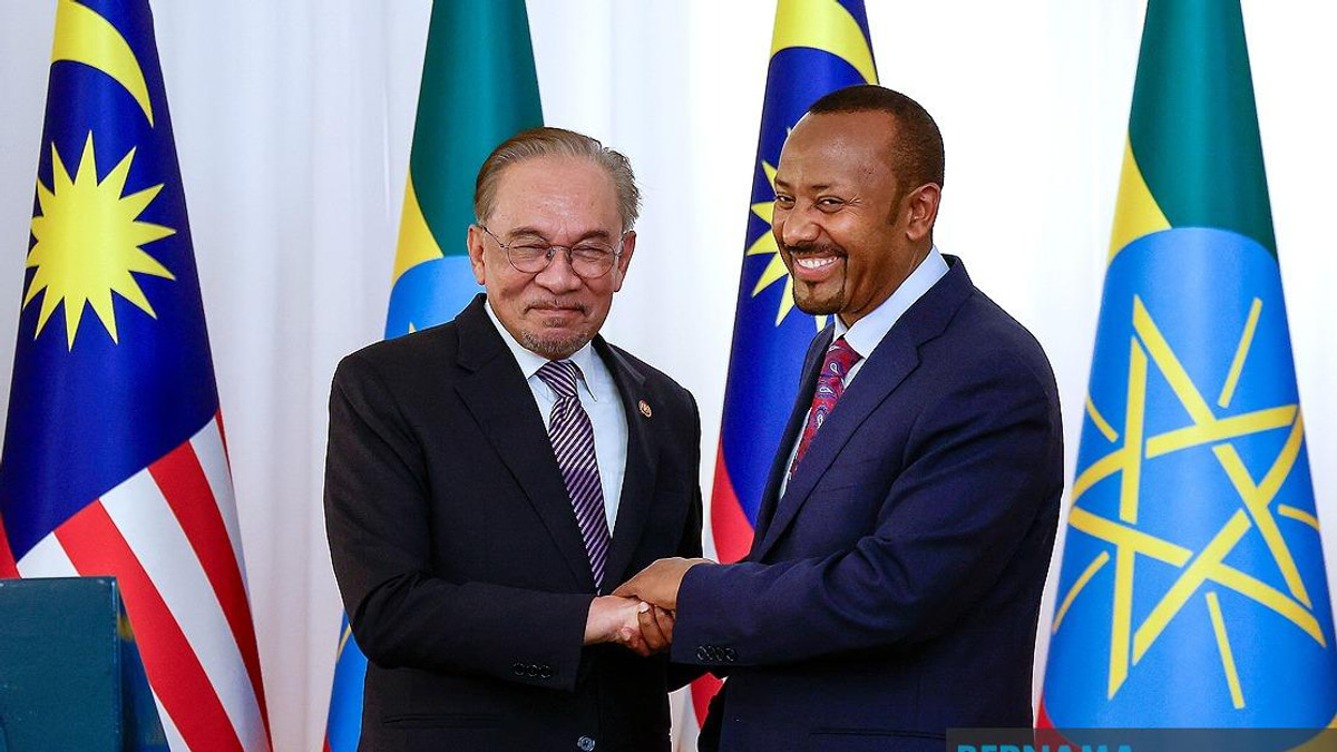 Anwar Congratulates Ethiopian PM Abiy on Election Victory, Highlights Regional Partnership