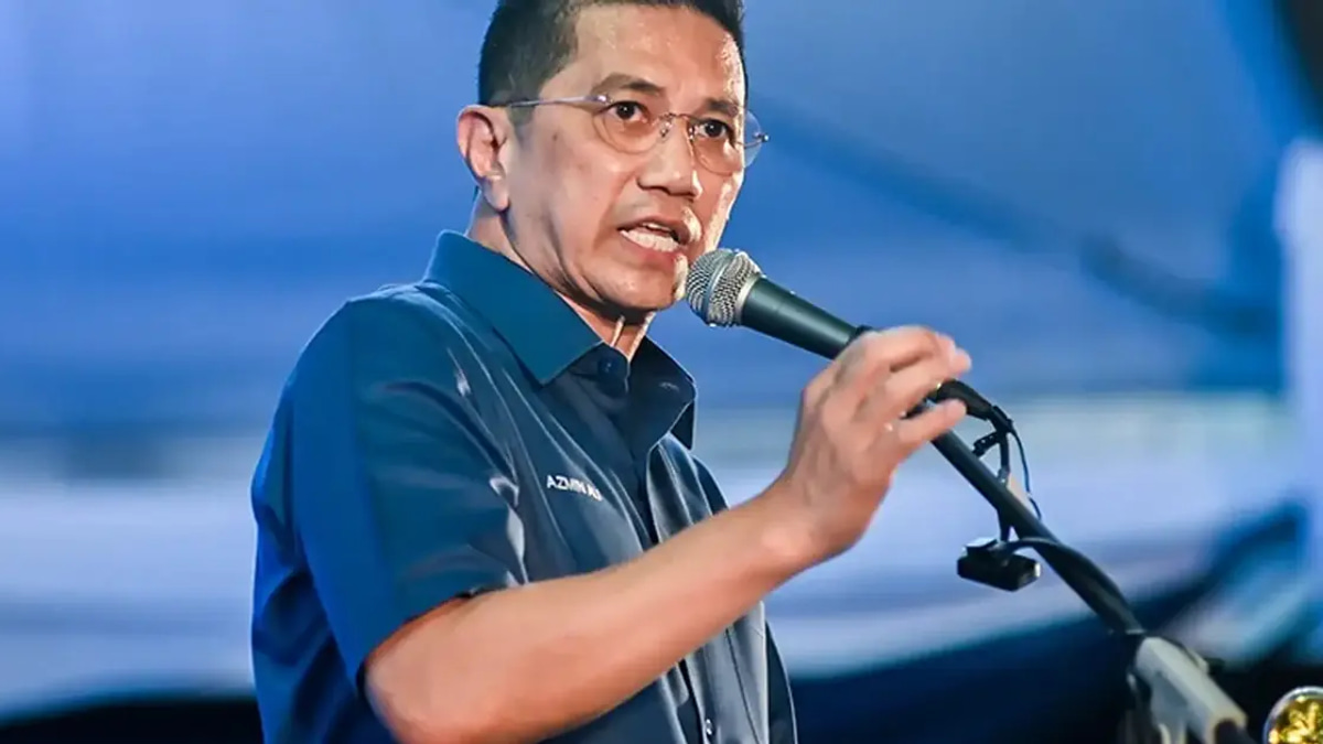 Azmin Ali Positioned as Potential Bridge Between Bersatu and Pakatan Harapan Coalition