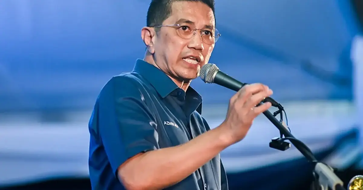 Azmin Ali Positioned as Potential Bridge Between Bersatu and Pakatan Harapan Coalition