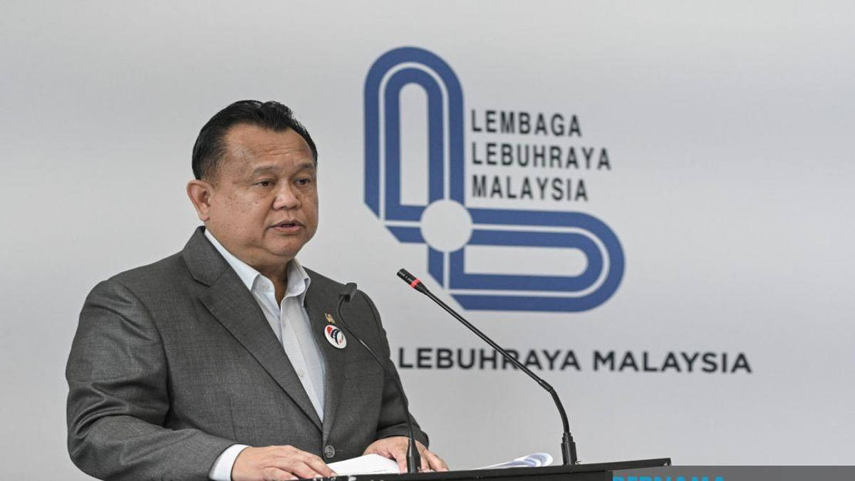 RM25.2 Million Solar LED Safety Lights Coming to 32 Dangerous Highway Stretches