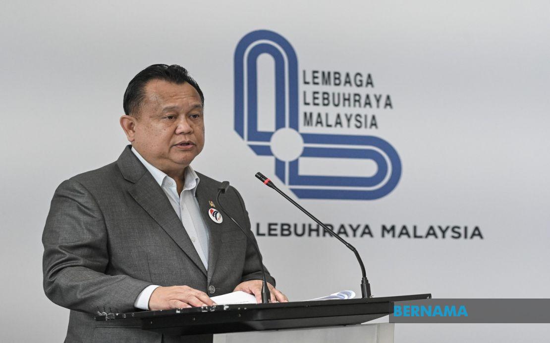 RM25.2 Million Solar LED Safety Lights Coming to 32 Dangerous Highway Stretches