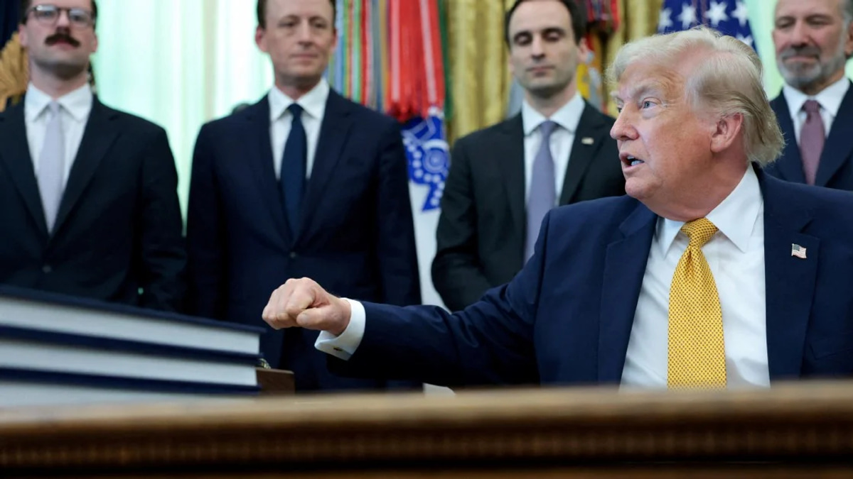 Two More Arrested in Plot to Attack White House During UFC Event