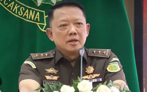 Prabowo's Anti-Corruption Campaign Stumbles as Elite Prosecutor Investigation Raises Institutional Questions