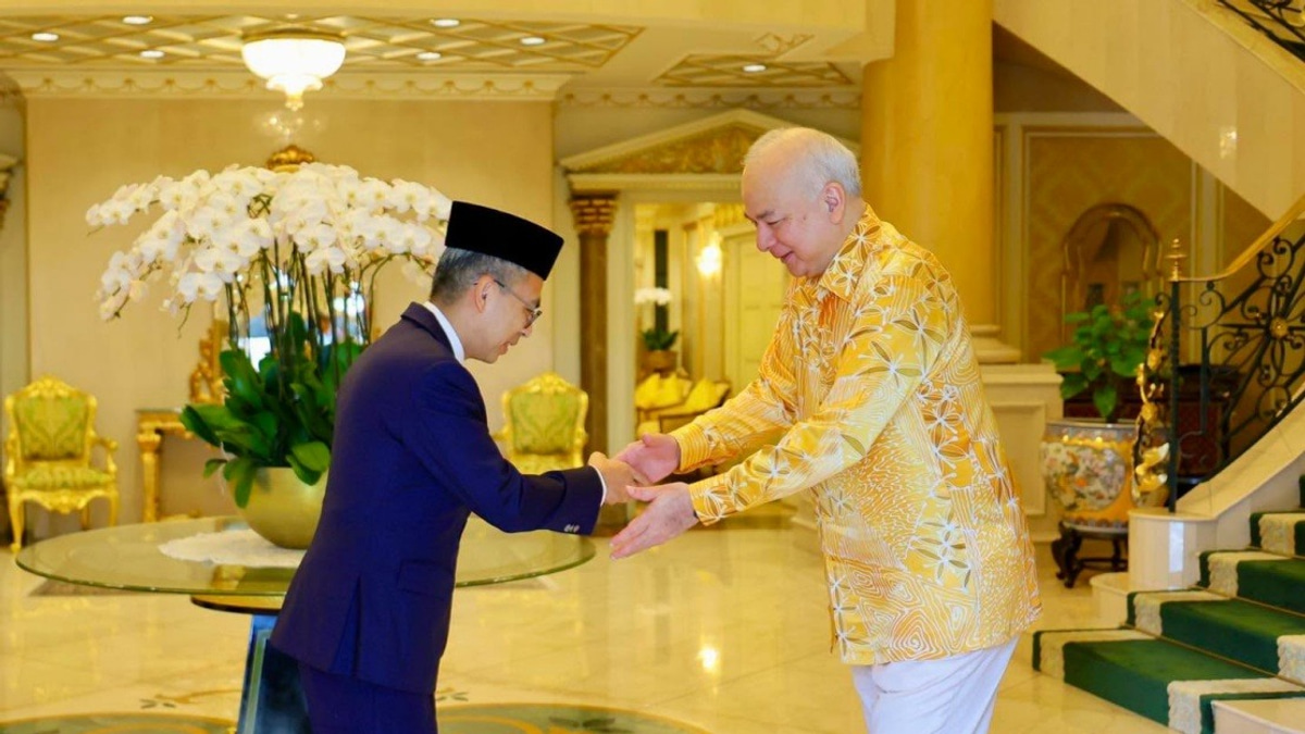 Perak Ruler Receives Briefing on Digital Infrastructure and Online Safety Plans