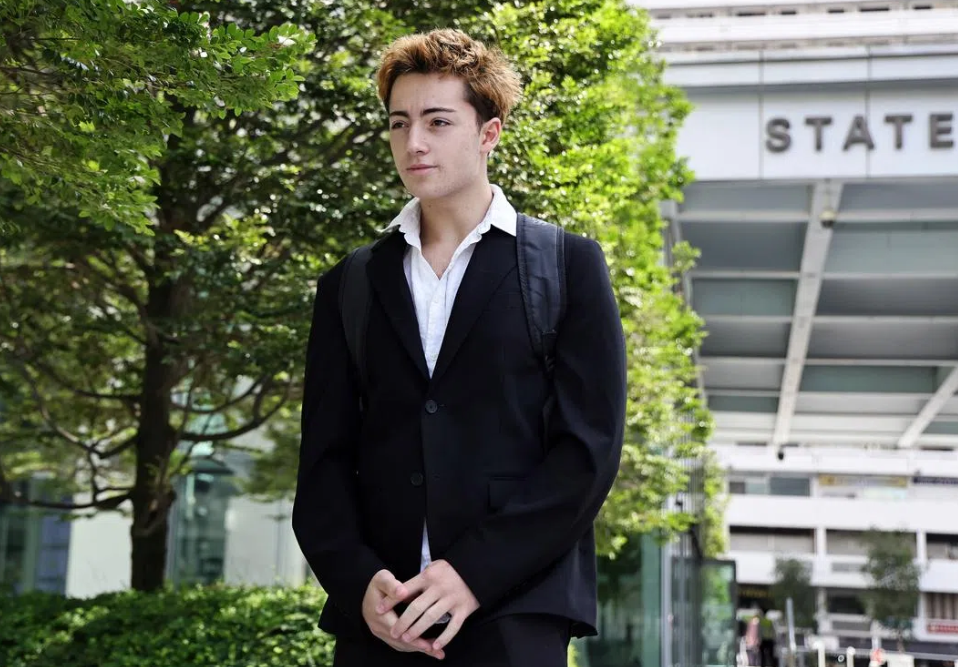 French Teen in Singapore Expected to Plead Guilty to Straw Licking Incident