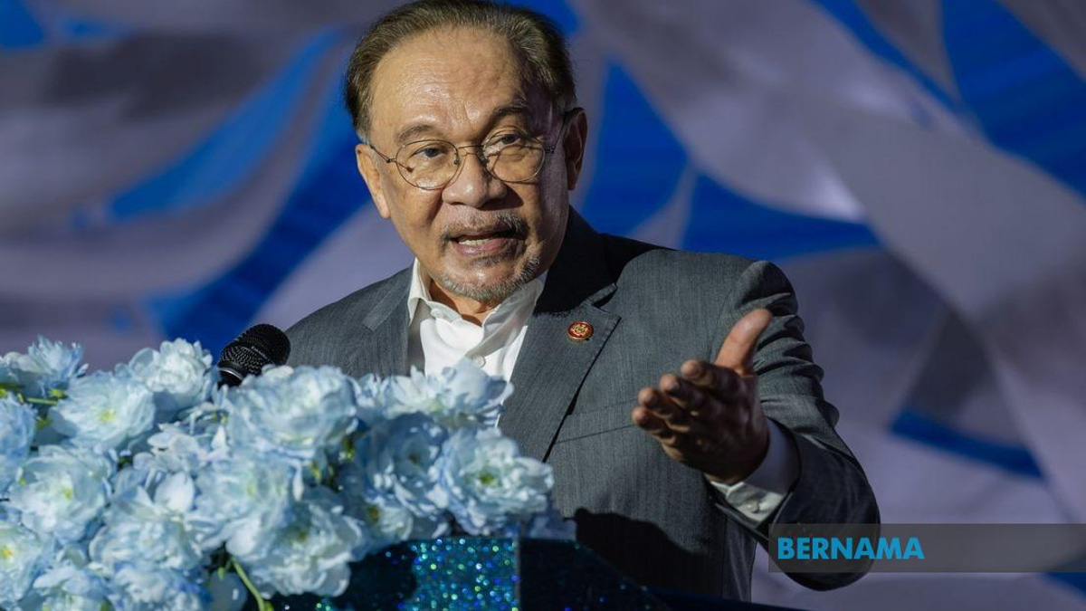 Malaysia Will Immediately Deport Any Israeli Nationals Found in the Country, Says PM Anwar