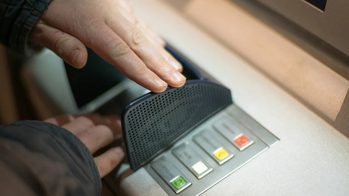 Three Malaysian Men Arrested in Singapore Within Hours of Entering on Scam Collection Mission
