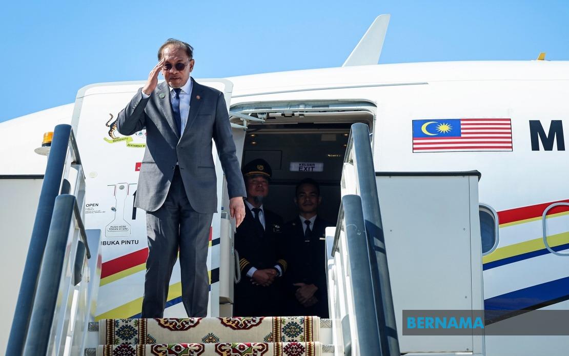 Anwar Returns from Turkmenistan to Lead Penang Events, Recognizes Media Excellence