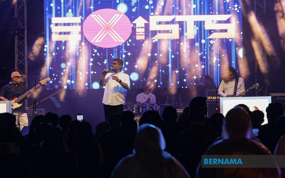 Exists Reflect on Journalists' Critical Shield for Artistes in Malaysia's Entertainment Industry