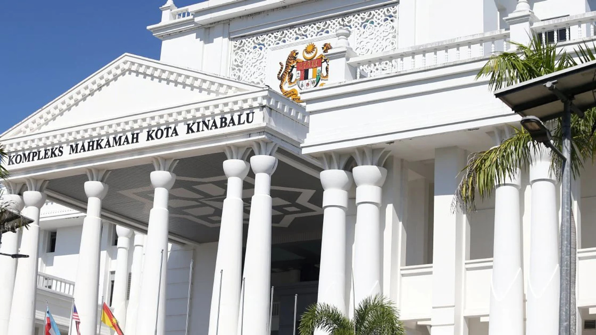 Handwriting Expert Maintains Disputed Journal Findings in Zara Mahathir Case