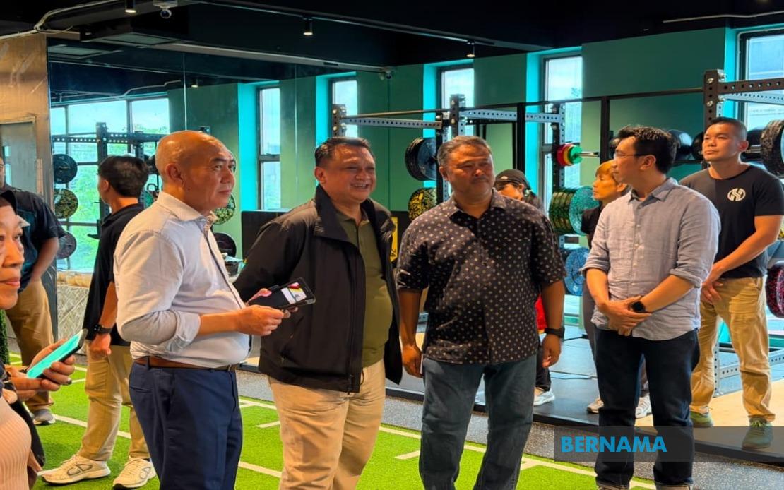 Strength Training Critical for Preventing Falls Among Malaysia's Elderly, Says Health Expert
